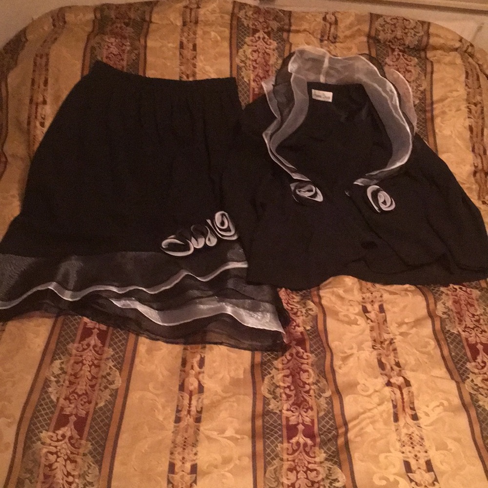 3 pc black and white suit